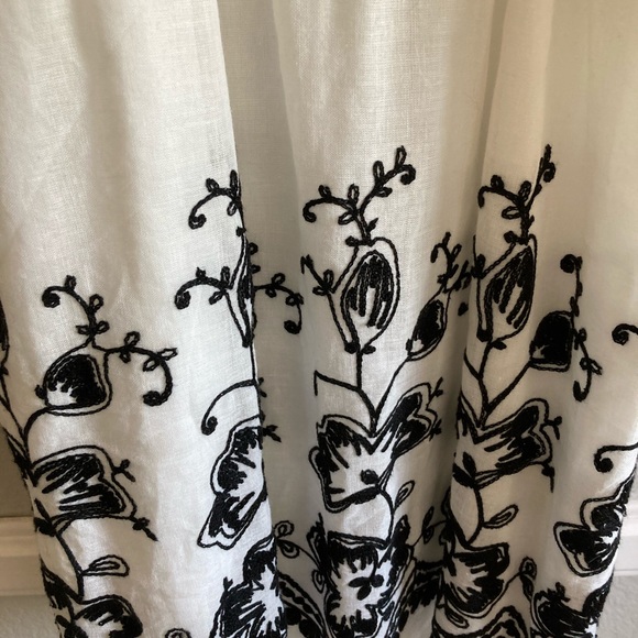 Girls dress - Picture 3 of 6